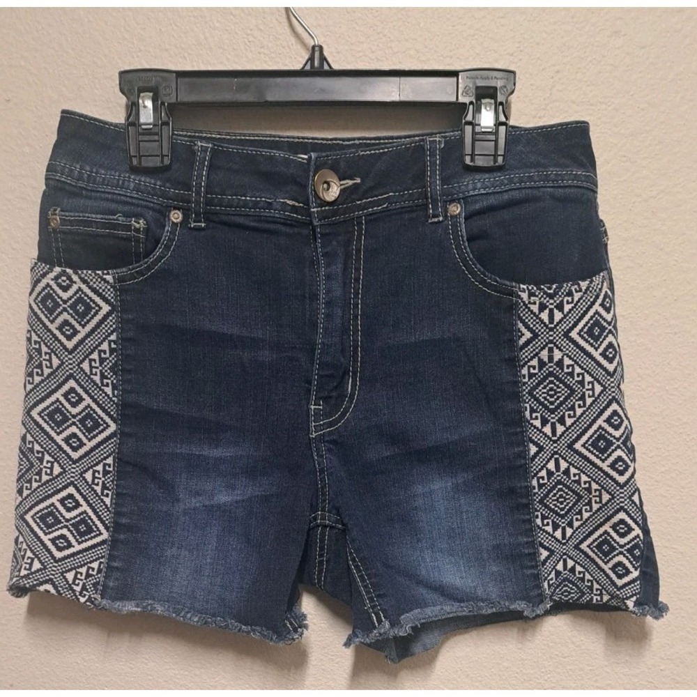 C Est 1946 Denim Shorts Women's Size 6 Boho Aztec Side Panels Raw Hem